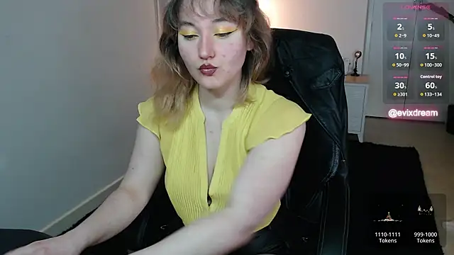Snapshot of Crystal-dreamt chatting on 04.21.26 Crystal-dreamt online show from 04.21.26