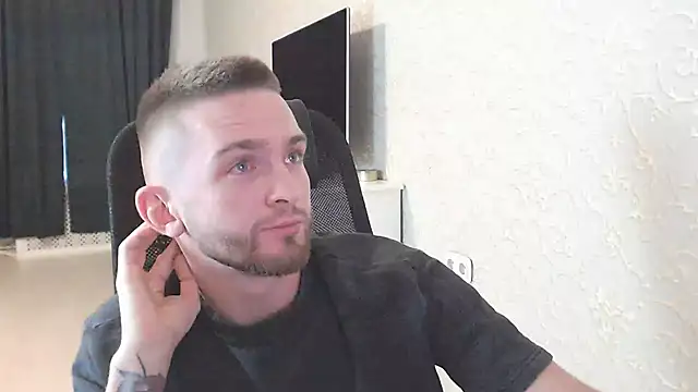 Snapshot of Marselle_Laker chatting on 01.10.25 Marselle Laker online show from 01.10.25