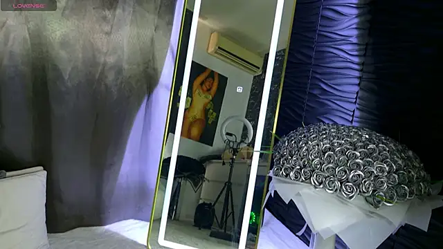 moniqque online show from 03.20.25