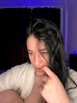 moniqque online show from 10.12.25