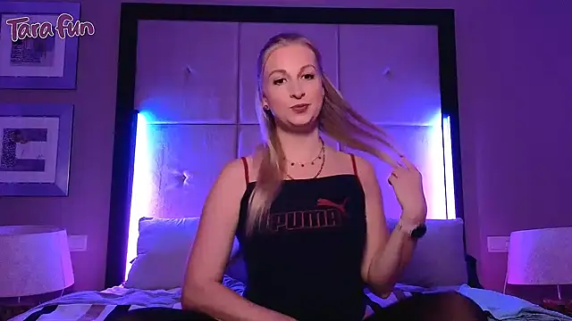 Snapshot of TARA-FUN chatting on 09.26.25 TARA-FUN online show from 09.26.25