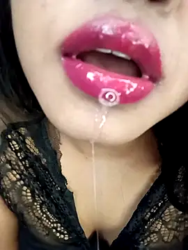 Snapshot of Hotlisa chatting on 03.15.25 Hotlisa online show from 03.15.25