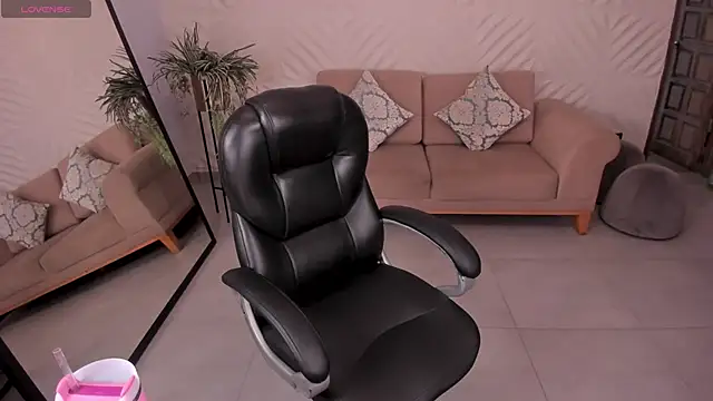 MileyCruz  online show from 11.25.25