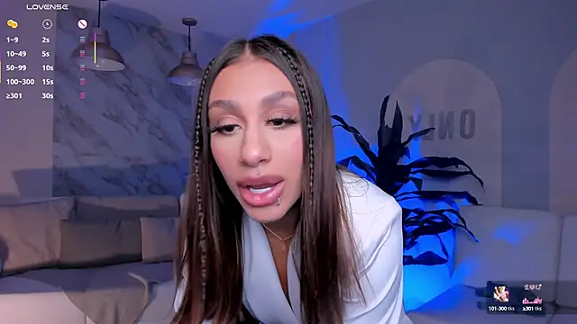 DannaCruz online show from 02.18.25