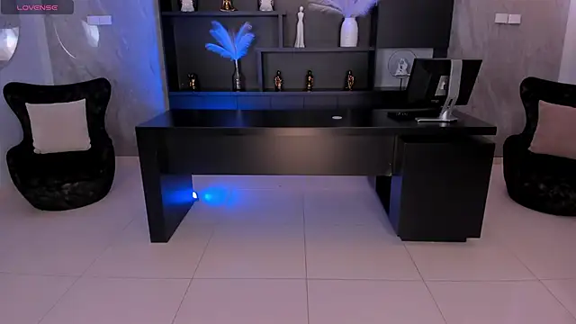 BiancaPierce online show from 12.19.25