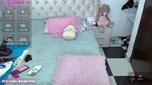 Snapshot of sara_will4u chatting on 10.19.25 sara will4u online show from 10.19.25