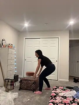 Snapshot of DominiqueX0 chatting on 02.06.25 DominiqueX0 online show from 02.06.25