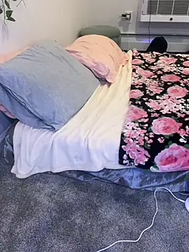 Snapshot of DominiqueX0 chatting on 03.21.25 DominiqueX0 online show from 03.21.25