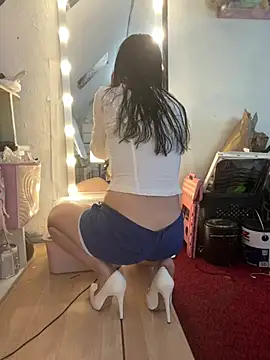 DominiqueX0 online show from 04.27.26