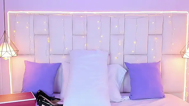 SarahSophia  online show from 09.10.25