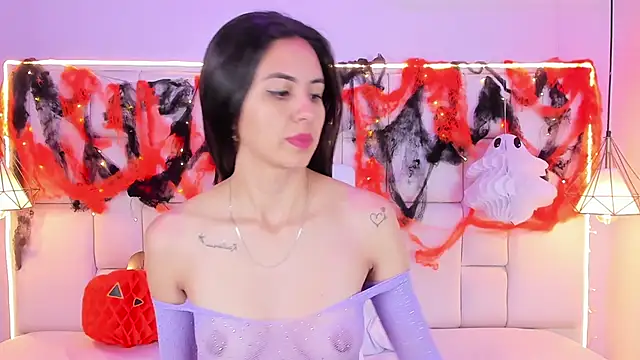 SarahSophia  online show from 10.22.25