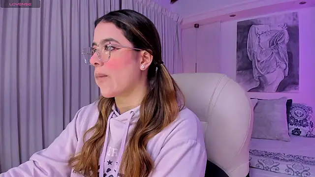 Snapshot of nathalie_rivers chatting on 03.26.26 nathalie rivers online show from 03.26.26