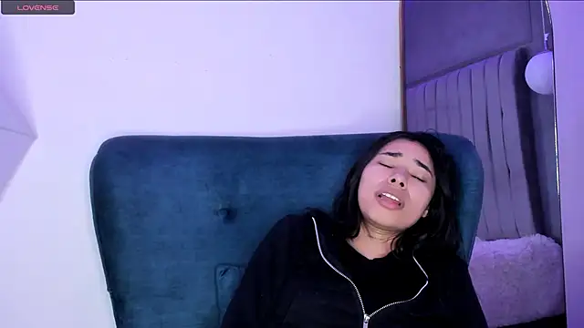 AmyOlimpo online show from 01.28.25