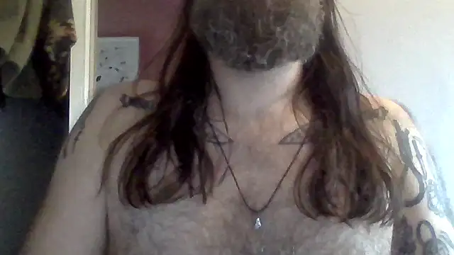 Snapshot of Thrillhouse chatting on 10.02.25 Thrillhouse online show from 10.02.25