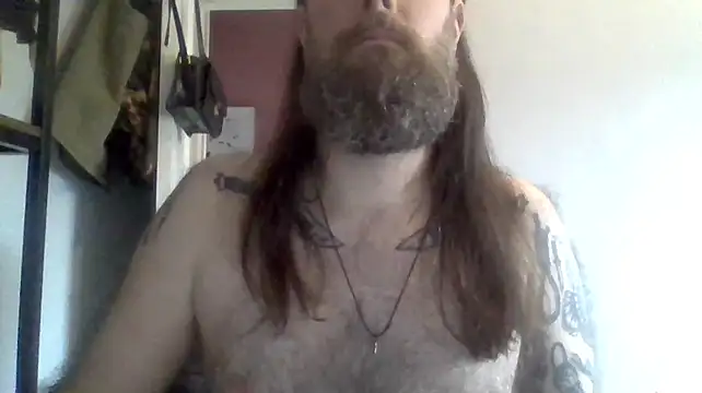 Snapshot of Thrillhouse chatting on 10.12.25 Thrillhouse online show from 10.12.25