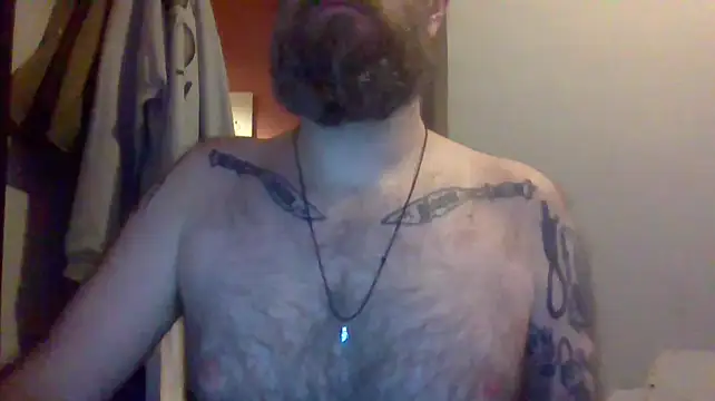 Snapshot of Thrillhouse chatting on 10.27.25 Thrillhouse online show from 10.27.25