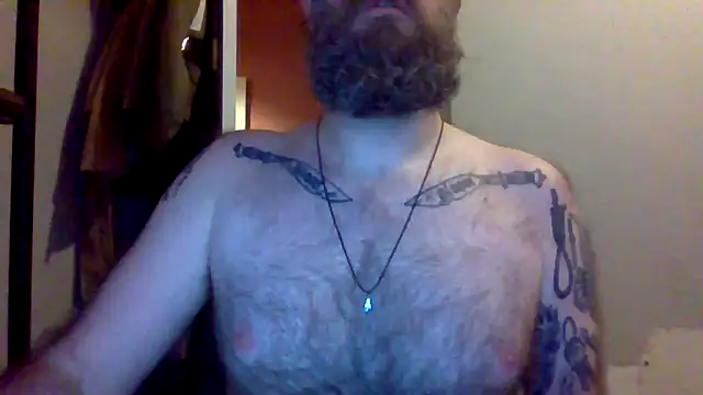 Snapshot of Thrillhouse chatting on 11.12.25 Thrillhouse online show from 11.12.25