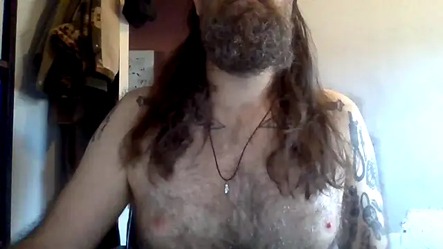 Snapshot of Thrillhouse chatting on 11.21.25 Thrillhouse online show from 11.21.25