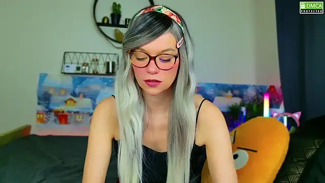 Snapshot of Kittychatte chatting on 12.26.24 Kittychatte online show from 12.26.24