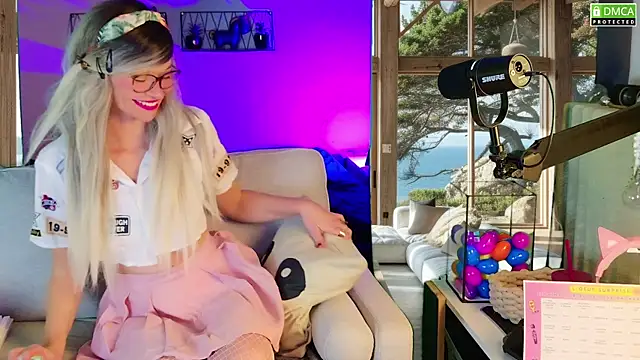 Snapshot of Kittychatte chatting on 10.05.25 Kittychatte online show from 10.05.25