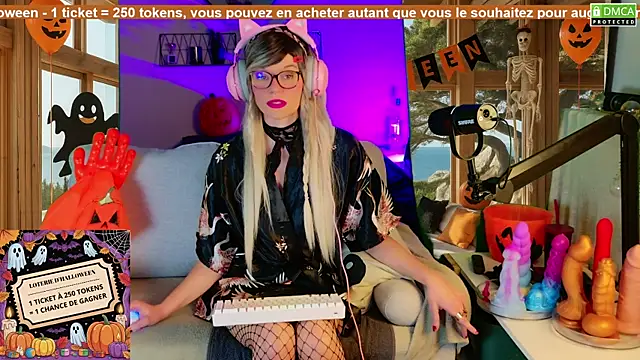 Snapshot of Kittychatte chatting on 10.26.25 Kittychatte online show from 10.26.25