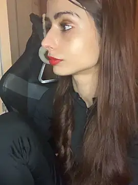 LaPetitechienne1 online show from 01.17.25