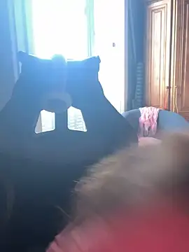 LaPetitechienne1 online show from 01.26.25