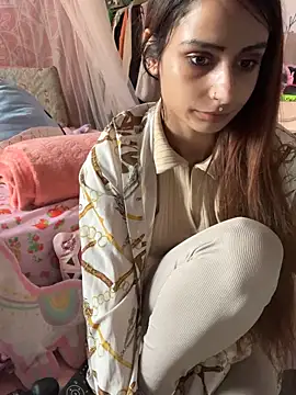 LaPetitechienne1 online show from 03.11.25