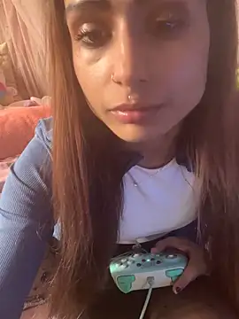 LaPetitechienne1 online show from 03.20.25