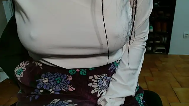 patatinahot87 online show from 01.10.26