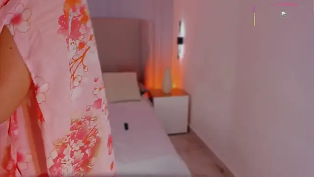 Snapshot of luisah_ chatting on 02.18.26 luisah online show from 02.18.26