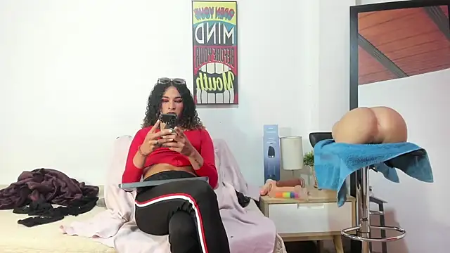 StefanyMiler online show from 12.04.25