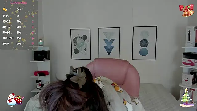Snapshot of cristal__hot_1 chatting on 12.10.24 cristal hot 1 online show from 12.10.24