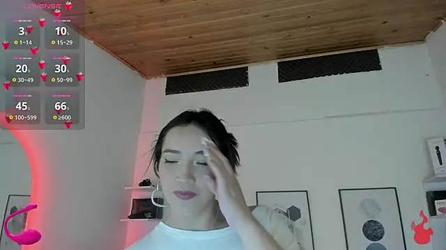 Snapshot of cristal__hot_1 chatting on 01.24.25 cristal hot 1 online show from 01.24.25