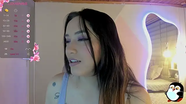 Snapshot of cristal__hot_1 chatting on 09.28.25 cristal hot 1 online show from 09.28.25