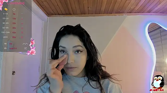 Snapshot of cristal__hot_1 chatting on 10.12.25 cristal hot 1 online show from 10.12.25