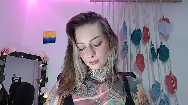 Snapshot of agatha_ink3 chatting on 02.08.25 agatha ink3 online show from 02.08.25