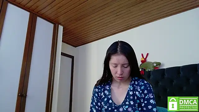 Sophi Cute online show from 12.20.24