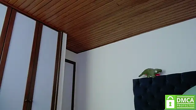 Sophi Cute online show from 12.22.24