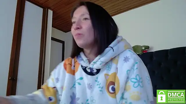 Sophi Cute online show from 12.28.24