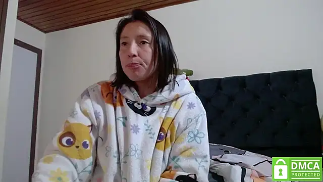 Sophi Cute online show from 12.28.24