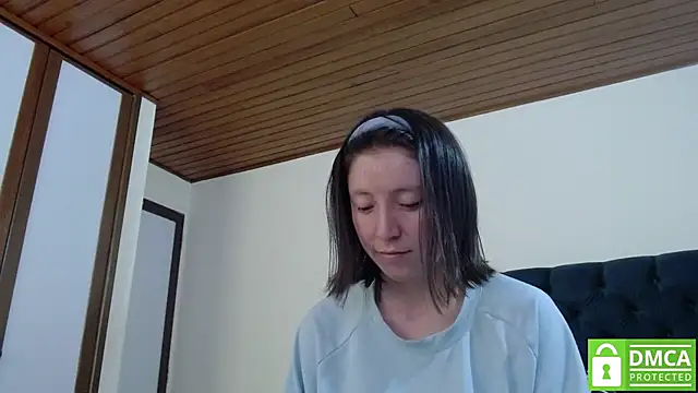 Sophi Cute online show from 01.03.25