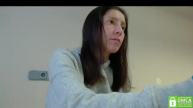 Sophi Cute online show from 11.17.25