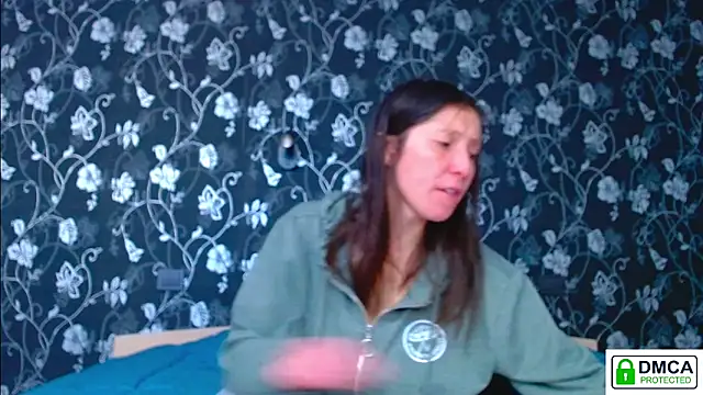 Snapshot of Sophi_Cute chatting on 04.29.26 Sophi Cute online show from 04.29.26