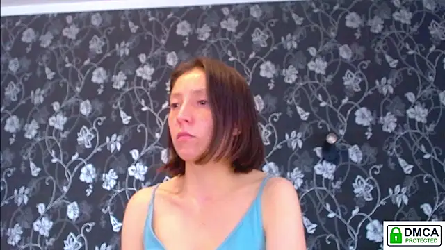 Snapshot of Sophi_Cute chatting on 06.09.26 Sophi Cute online show from 06.09.26