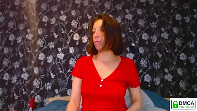 Snapshot of Sophi_Cute chatting on 06.12.26 Sophi Cute online show from 06.12.26