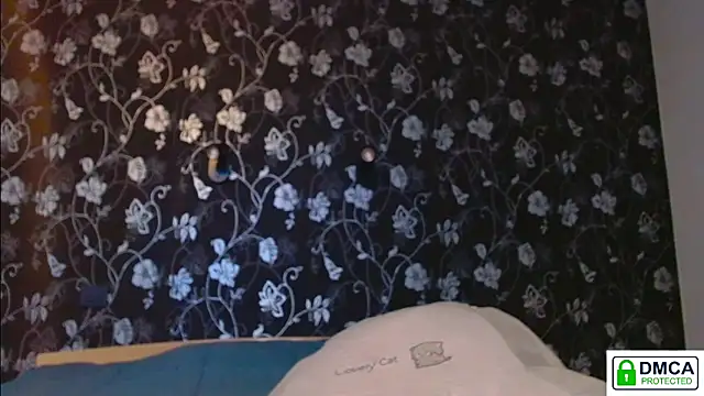 Snapshot of Sophi_Cute chatting on 06.20.26 Sophi Cute online show from 06.20.26