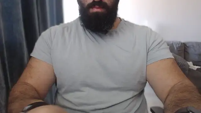 hugemachohandsome online show from 11.05.25