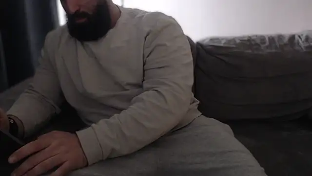 hugemachohandsome online show from 12.05.25