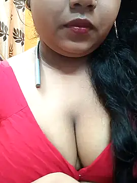 Snapshot of Sophiaboudi chatting on 01.14.25 Sophiaboudi online show from 01.14.25